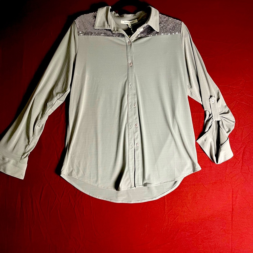Lynn Ryan gray long sleeve button up shirt